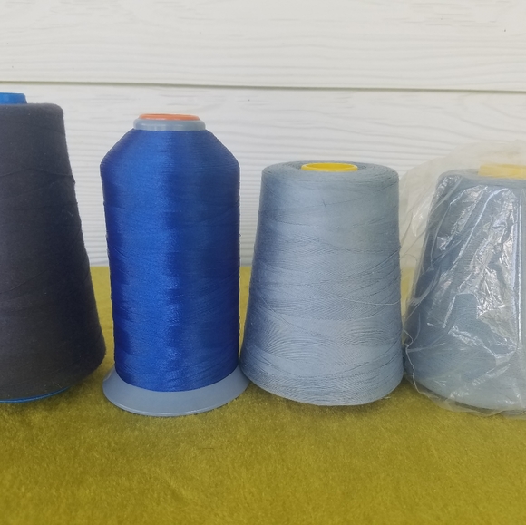 Vintage Lot Of 4 Thread Sewing Cones Blue Shades/Black Diy Vintage Craft Room - Picture 9 of 10
